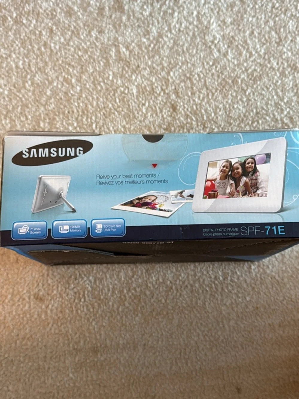 Samsung Digital Photo Frame Box in White and Blue